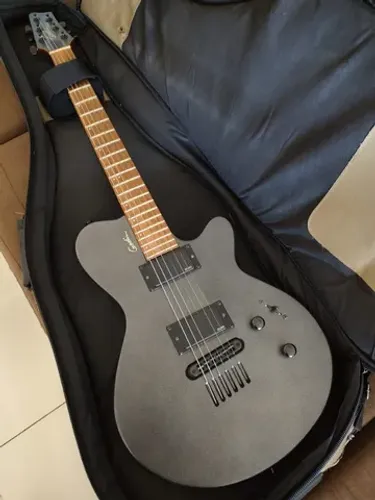 Raríssima guitarra Godin Lg EMG!! Unica no Brasil!!!