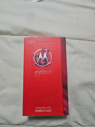 Caixa moto z2 play