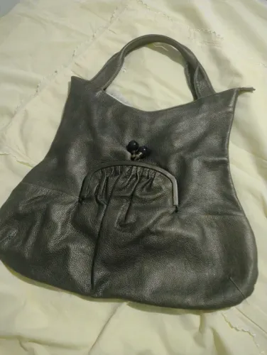 Bolsa de Ombro em Couro meio verdiada