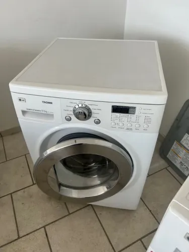 Lava e seca LG trom 127 volts