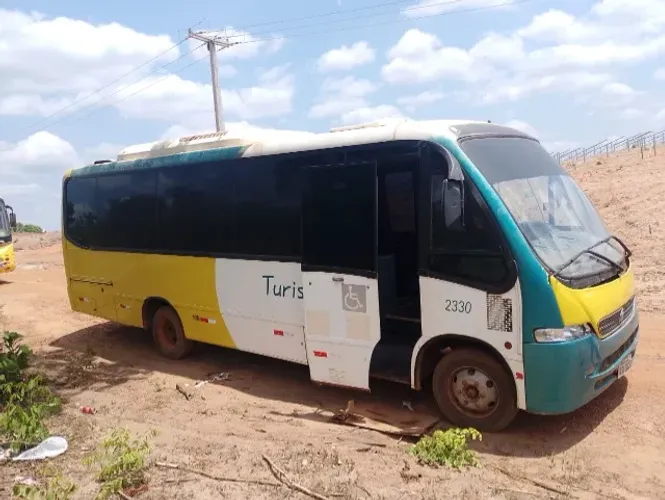 Micro ônibus Mercedes 914 ano 2003