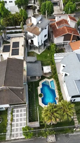 Casa com 3 dormitórios para alugar, 330 m² por R$ 14.000,01/mês - Condomínio Arujá 5 - Aru