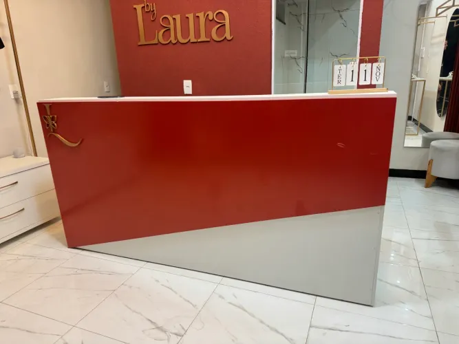 Balção caixa para loja mdf com gavetas e bem dividido