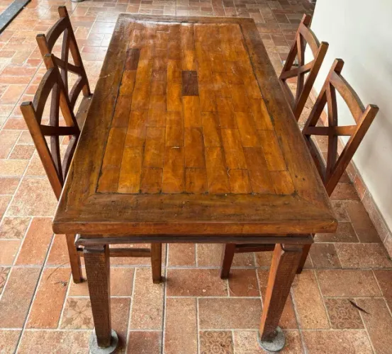 Mesa jantar com 4 cadeiras