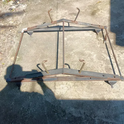 RACK AUTOMOTIVO PARA ESCADASEstrutura de Ferro para Churrasqueira
