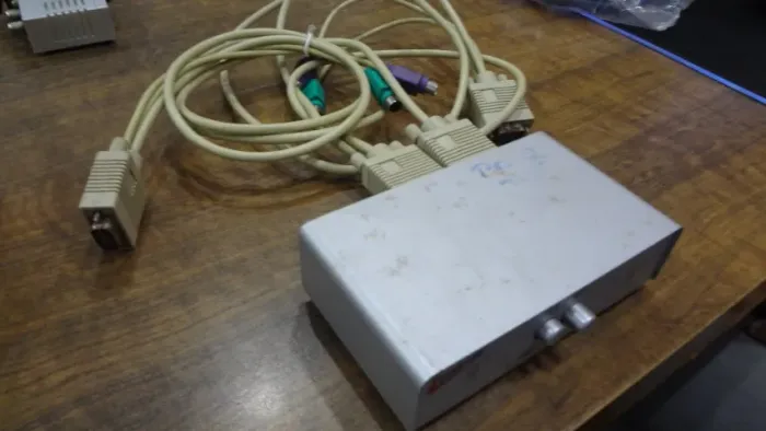 Switch KVM PS2 antigo