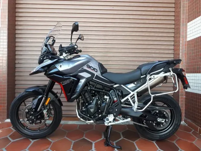Triumph Tiger 900 GT Pro 2024. 