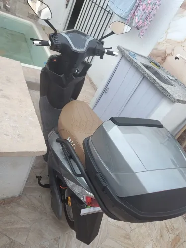 Moto elétrica, 6.800 reais 