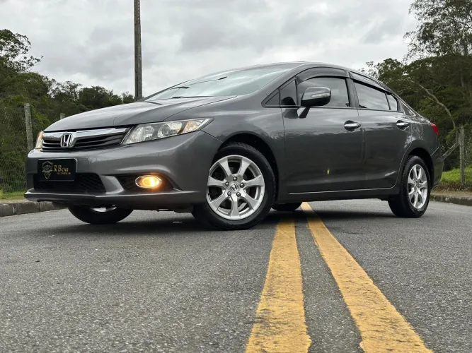 Honda Civic Sedan EXS 1.8/1.8 Flex 16V Aut. 4P 2013
