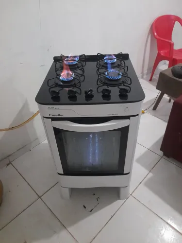 Vende-se fogão 4 bocas mesa de vidro atomatico 