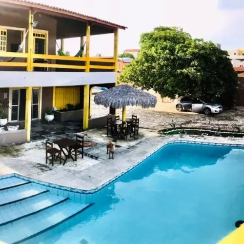 Icaraí: Pousada com 11 suítes 200 metros do mar