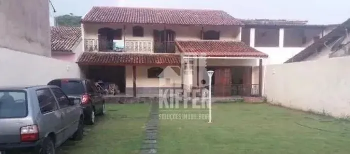 Casa duplex com 3 quartos, 220m² e quintal gramado Região Oceânica de Niterói