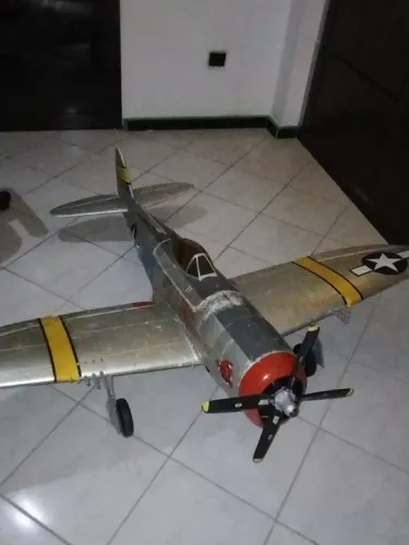 Aeromodelo P-47 thunderbolt (1,8 M de asa)