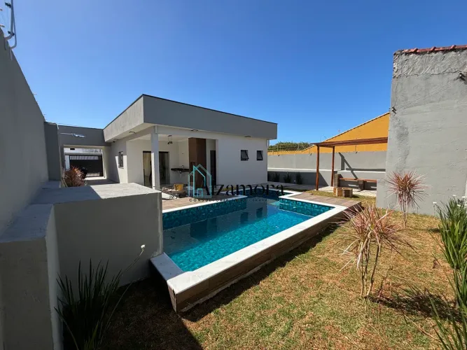 Casa com Piscina no Bairro São MArcos em Itanhaém-SP