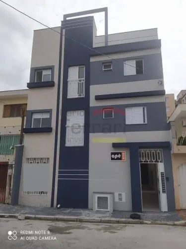 Condomínio Fechado de Apartamentos à 250metros do Metrô