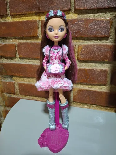 Boneca Ever After High - Briar Beauty Epic Winter