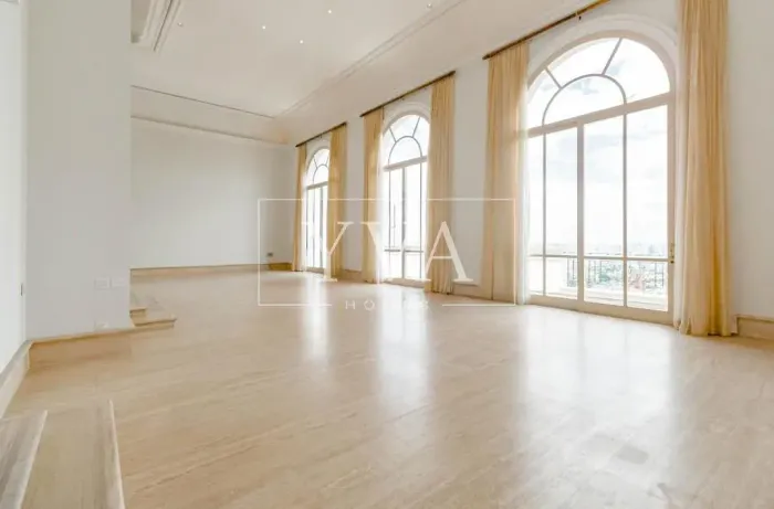 Cobertura Alto Luxo com 1262 m², piscina e com 5 suítes à venda no bairro Jardins.