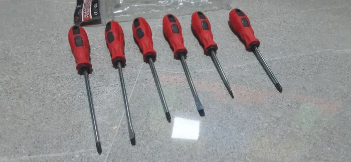 kit chaves fenda e philips emborrachado e com imã - 6 unidades