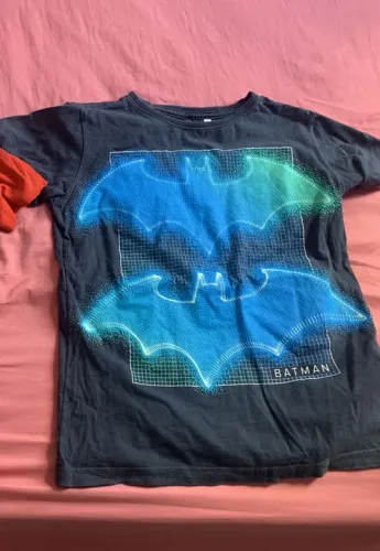 Camiseta infantil que brilha no escuro, DC Batman, tam 10