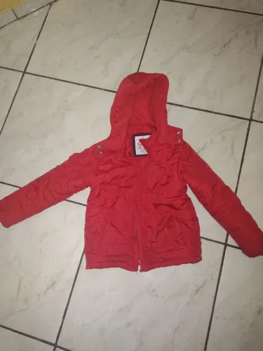 Casaco Infantil Vermelho com Capuz