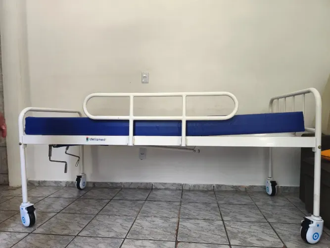 CAMA HOSPITALAR DELLAMED MODELO X2