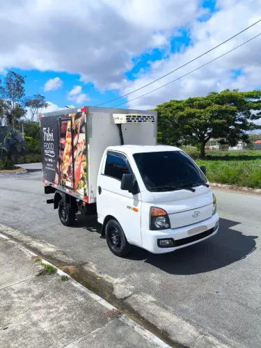 Vendo HR Hyundai 2020-2021 baú Câmara fria 