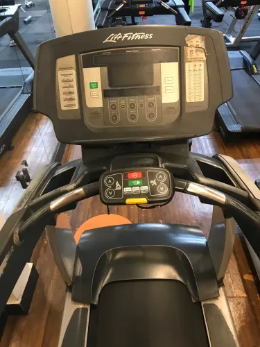 Vendo Esteira Life Fitness 95T