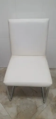 MESA DE COZINHA QUADRADA EM BOM ESTADO