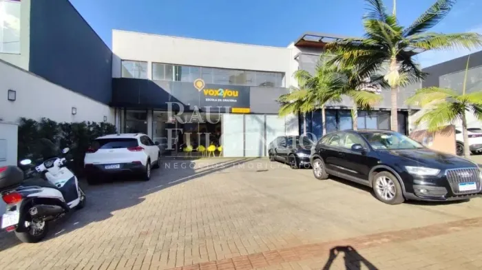 Sala comercial em sobre loja na Gleba Palhano para locação