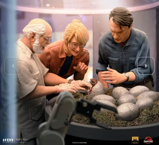 Dino Hatching Deluxe Iron Studios Jurassic Park