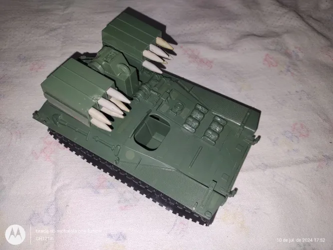 Comandos em ação Tanque lança míssel 