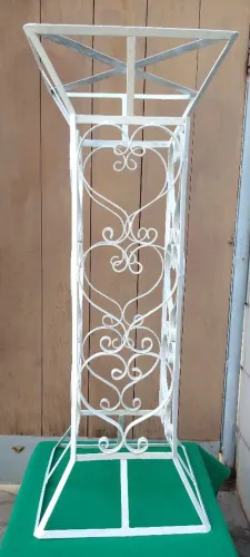 Suporte de ferro branco para vasos antigo 