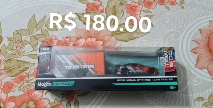 2009 Nissan GT-R (R35)/ Car Trailer - Maisto Design 1/64