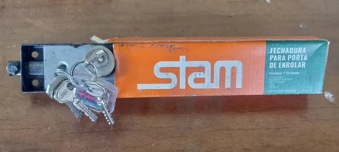 Fechadura pra porta de enrolar Stam com 4 chaves