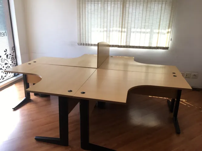 Mesas de Escritório - Ilha com 4 posições e 4 gaveteiros