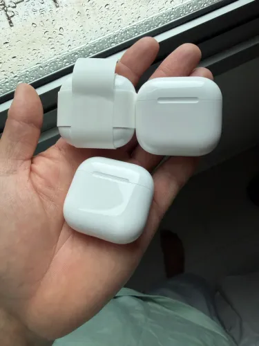 AirPods 4 Apple 