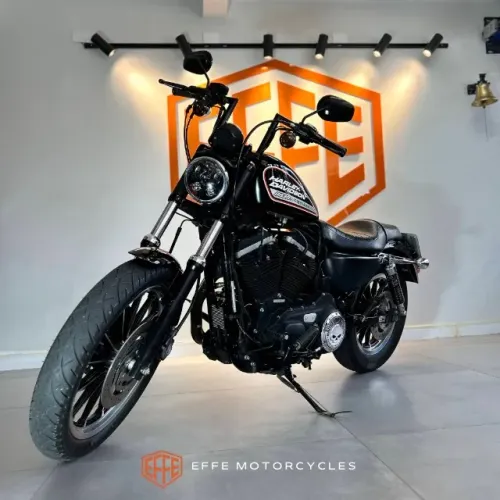 Harley Davidson 883 R baixa KM