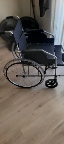 CADEIRA DE RODAS D100 DELLAMED ASSENTO ALMOFADADO 100KG