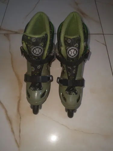 Patins Ben 10 Astro Toys
