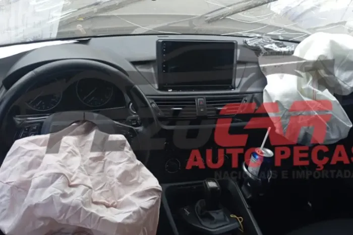 TEMOS PEÇAS PARA ESSA SUCATA! BMW X1 2.0 AUTOMATICO 2011