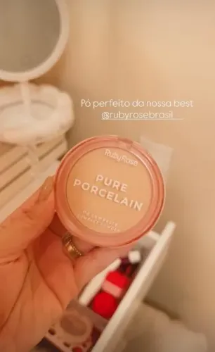 Pó compacto Pure Porcelain da Ruby Rose, perfeito para sua maquiagem