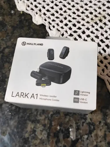 Microfone de Lapela Hollyland Lark A1 Combo Sem Fio - Novo e Lacrado