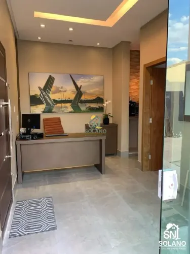 Vendo Belo Imóvel comercial com móveis planejados no escritório