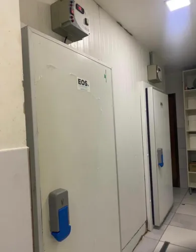 Oportunidade: Kit Refrigeração Completo Câmara Fria e Expositor Inox)
