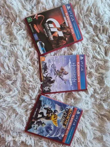 3 jogos ps4.