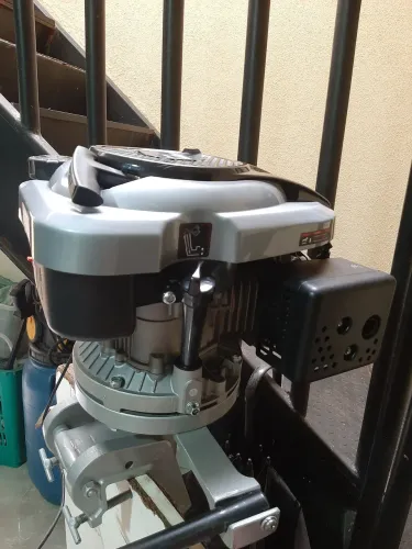 Motor de popa Toyama 6.5 hp 4 tempos. 