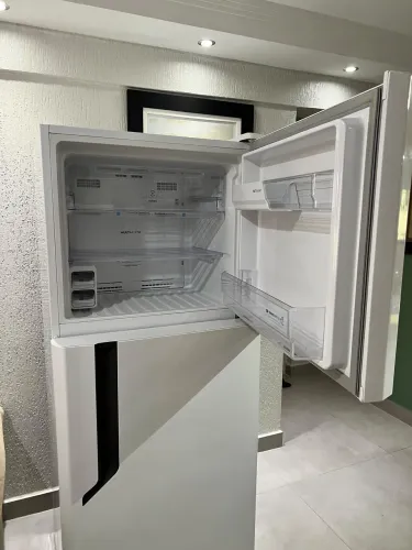 Vendo geladeira eletrolux 431 L