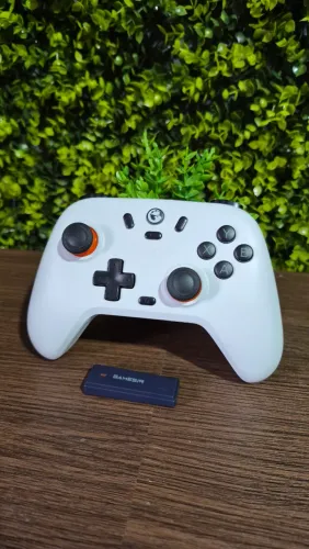 Controle Gamer GameSir Nova Lite Branco PC/Mobile/Switch