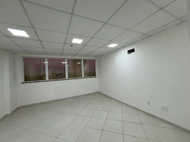 Sala Comercial - Macae/ Rj