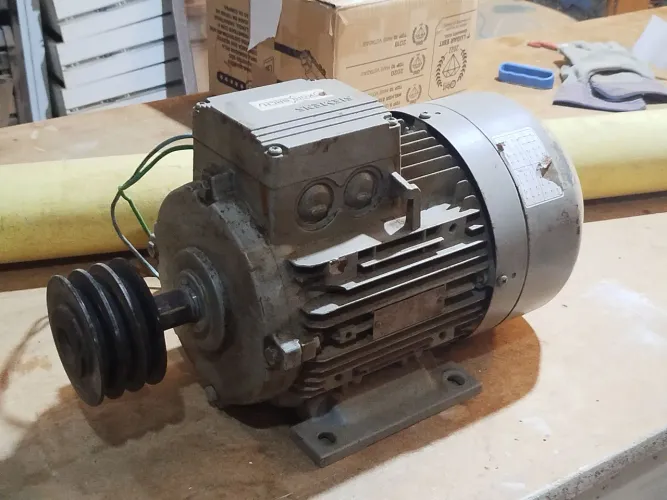Motor Kohlbach 7,5cv trifásico semi-novo